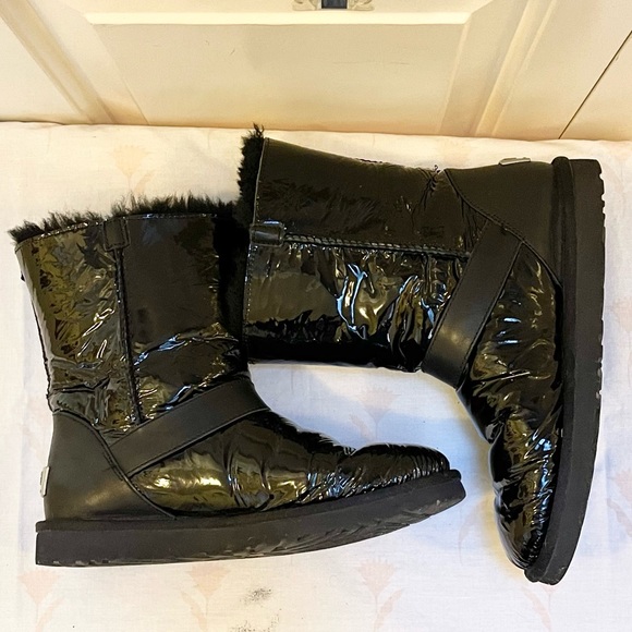 Authentic UGG Blaise mid calf patent leather boots - Picture 12 of 16